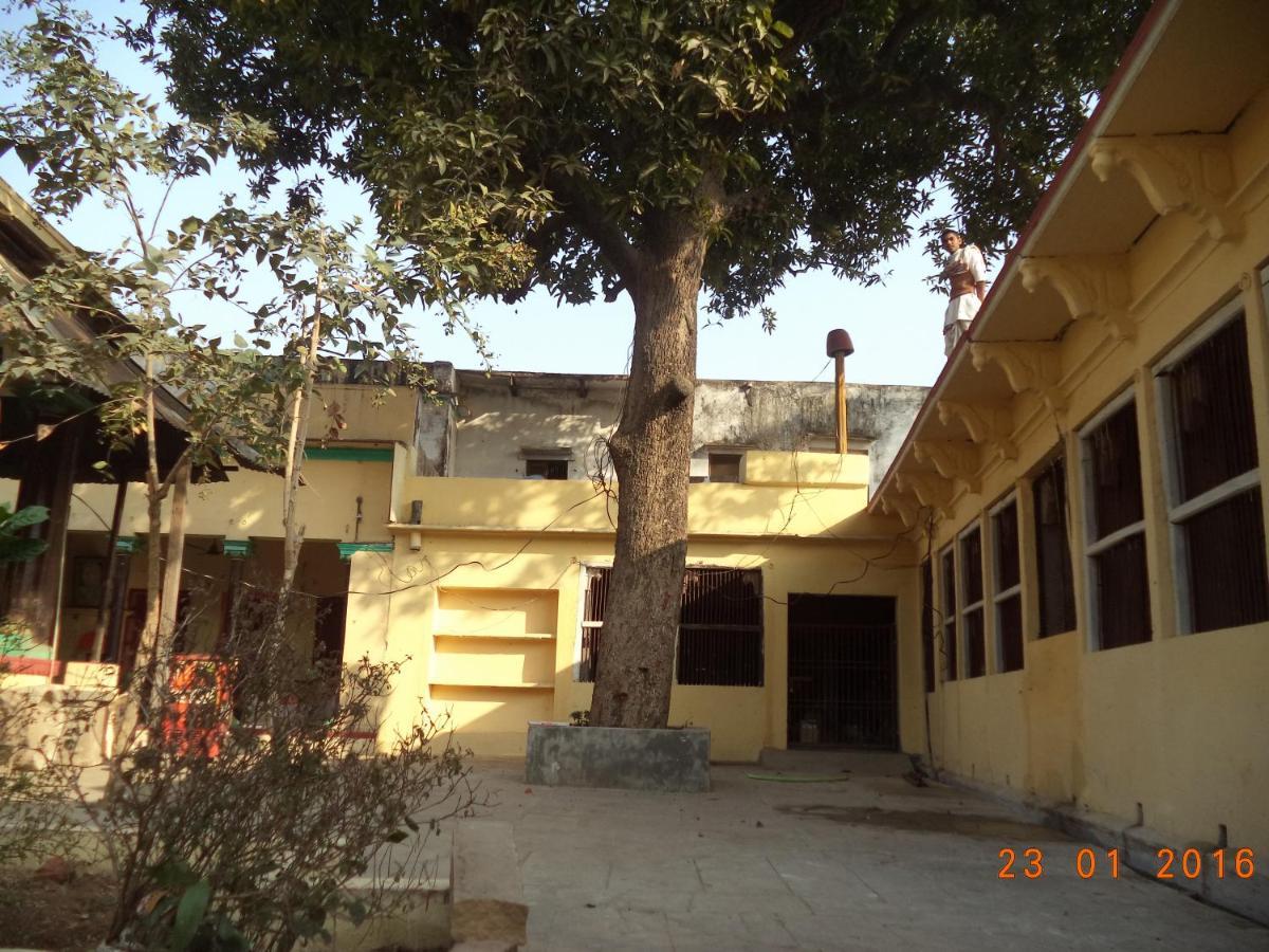 ורנאסי Shri Swami Sheetal Das Aashram Dharmshala מראה חיצוני תמונה