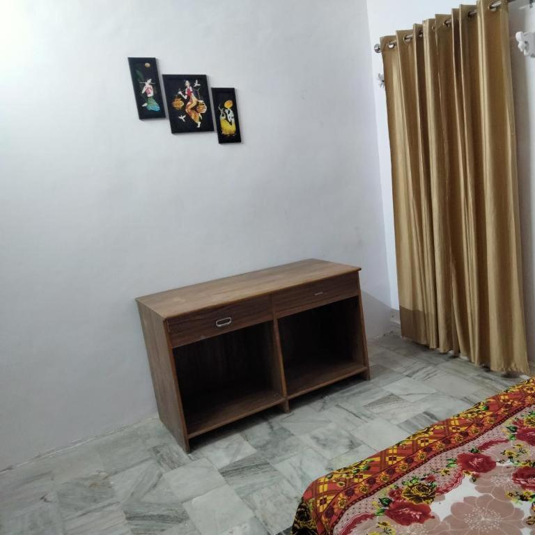 ורנאסי Shri Swami Sheetal Das Aashram Dharmshala מראה חיצוני תמונה