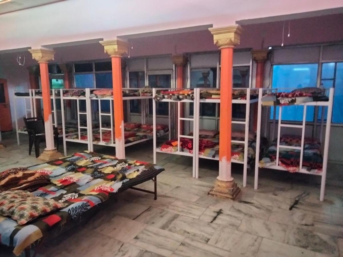 ורנאסי Shri Swami Sheetal Das Aashram Dharmshala מראה חיצוני תמונה